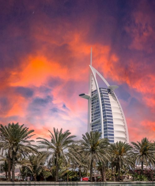 dubai-oae-neboskreb-zakat-nebo-palmy-arkhitektura